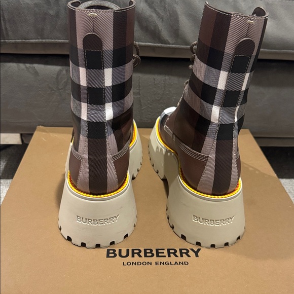 Burberry Plaid Boots Size 38 - Picture 4 of 5